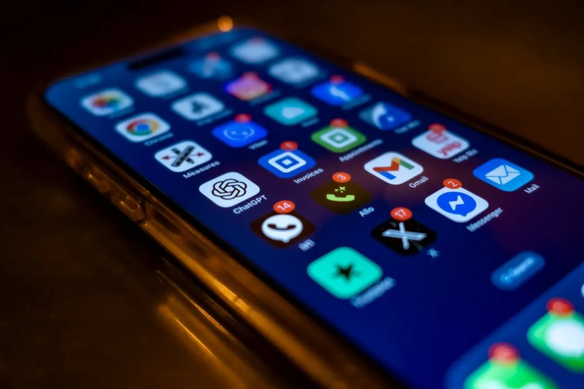 Apps Like ChatGPT for Writing, Research, and Coding