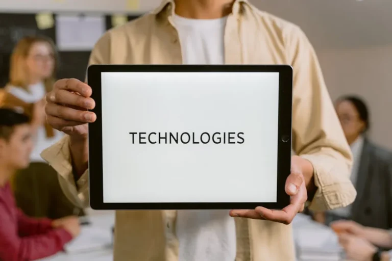 Content Ideas Inspired by fontmirror.com for apps, gadgets, and digital trends Publishers