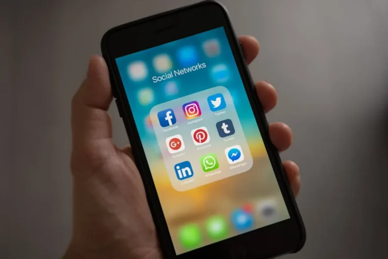 Insta Save: What It Is, How It Works, and Safer Alternatives