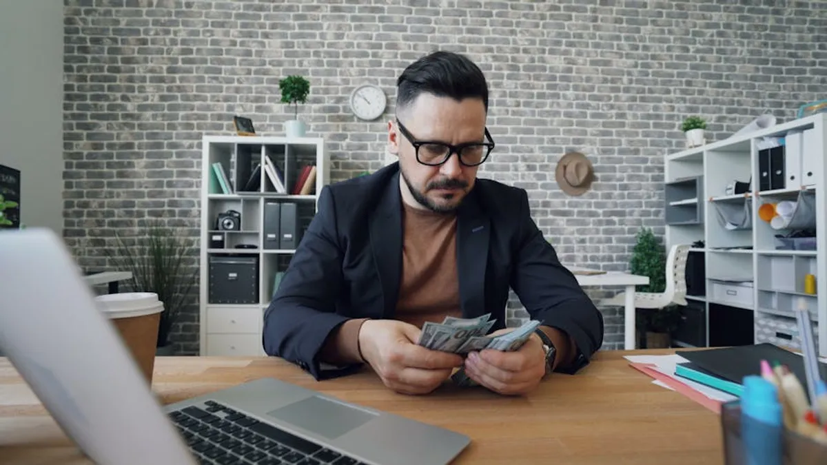 YouTube Money Calculator: Estimate Creator Earnings